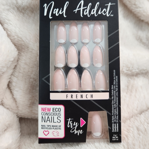 Ardell Nail Addict French Moon - Picture 2 of 6